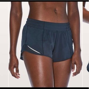Lululemon Hotty Hot Shorts 2.5” (Size 8)